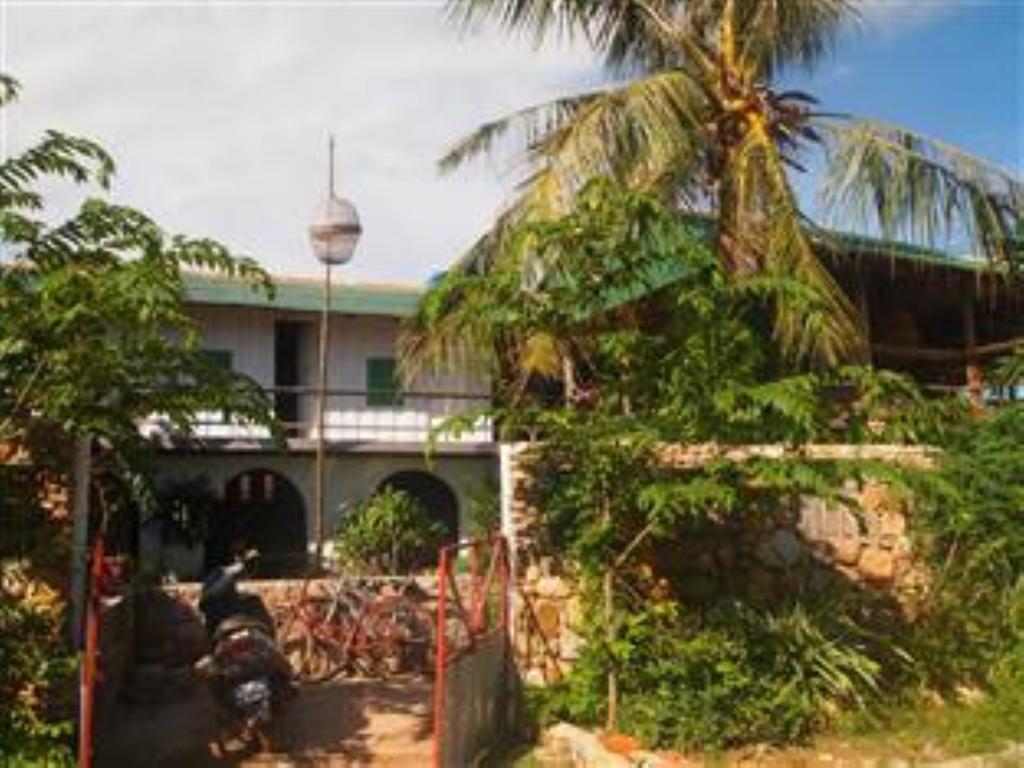 Kepmandou Lounge-Bar Bed & Breakfast Exterior photo
