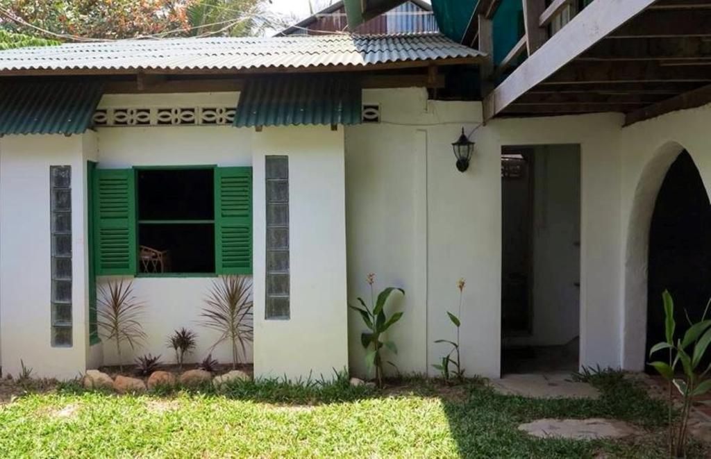 Kepmandou Lounge-Bar Bed & Breakfast Exterior photo