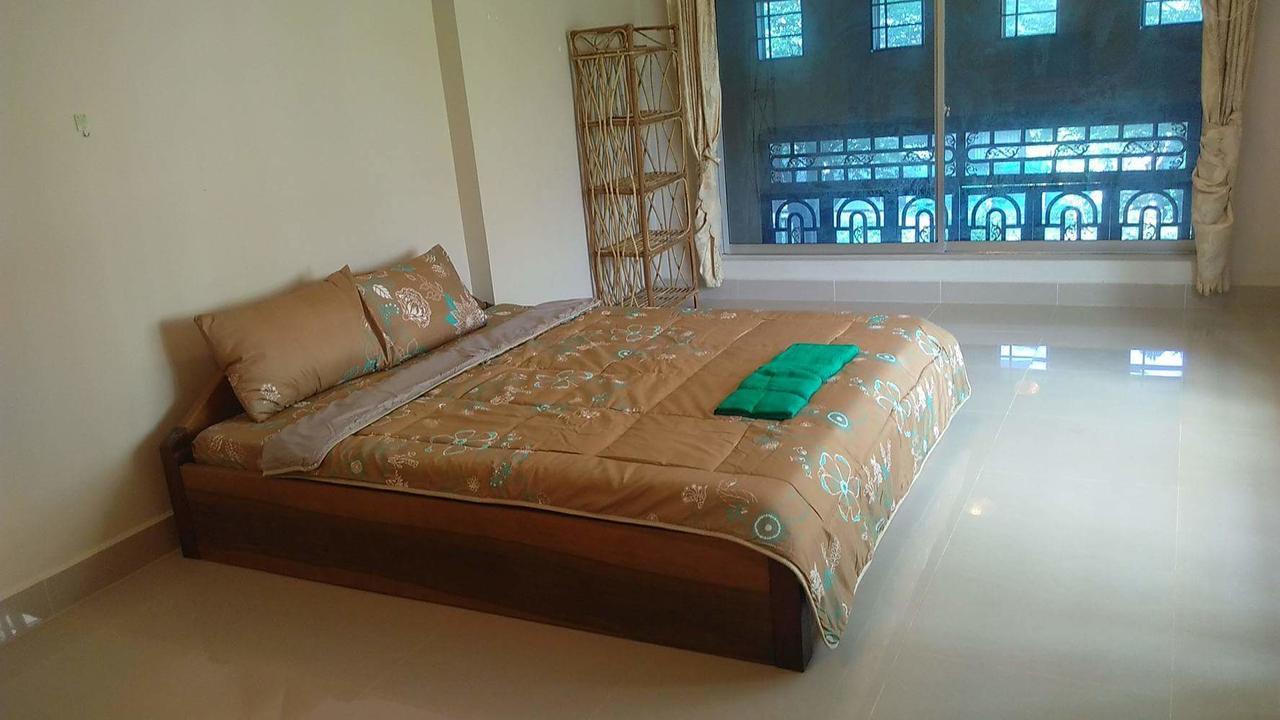 Kepmandou Lounge-Bar Bed & Breakfast Exterior photo