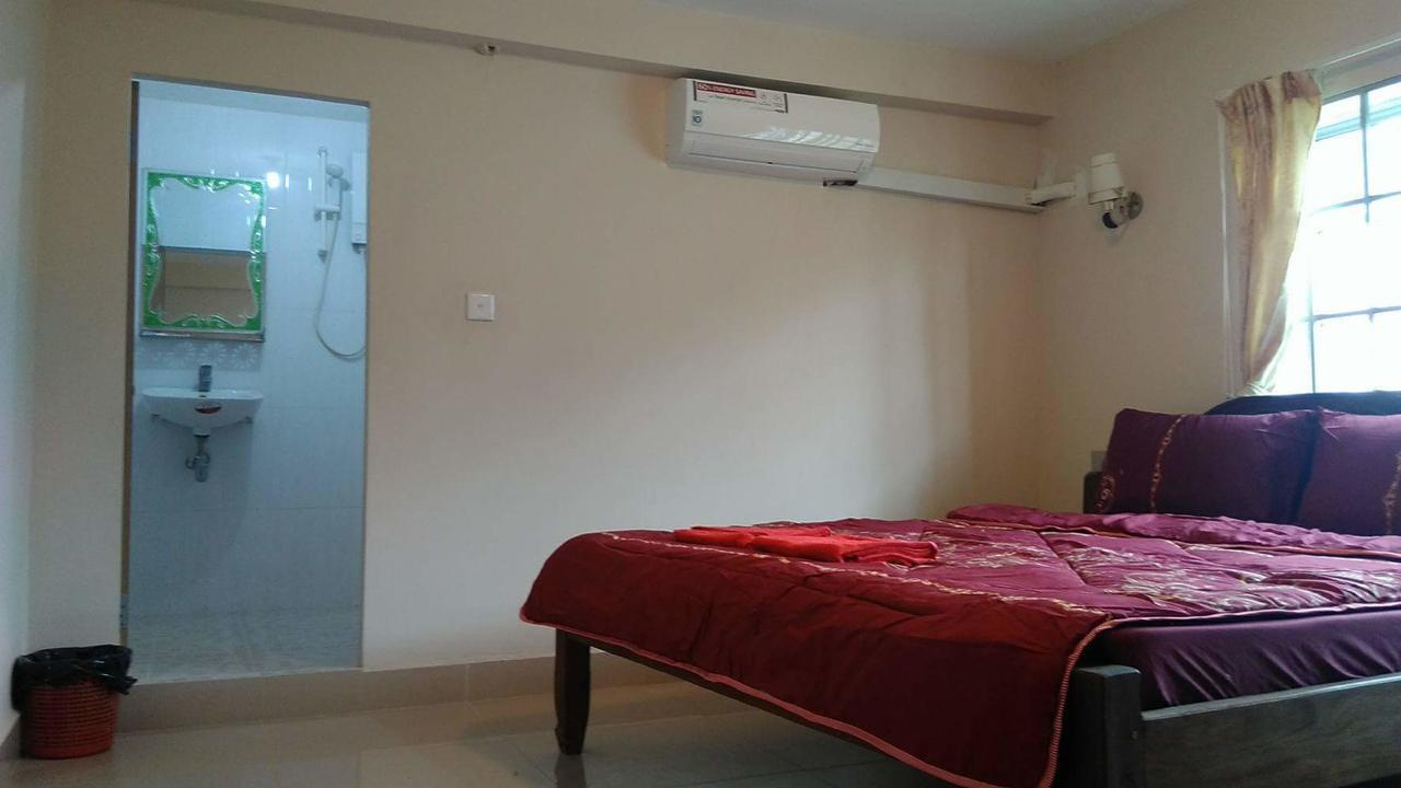 Kepmandou Lounge-Bar Bed & Breakfast Exterior photo