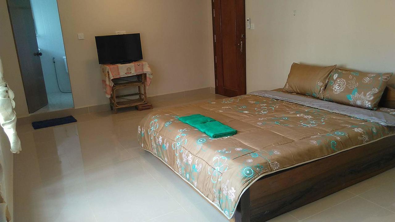 Kepmandou Lounge-Bar Bed & Breakfast Exterior photo