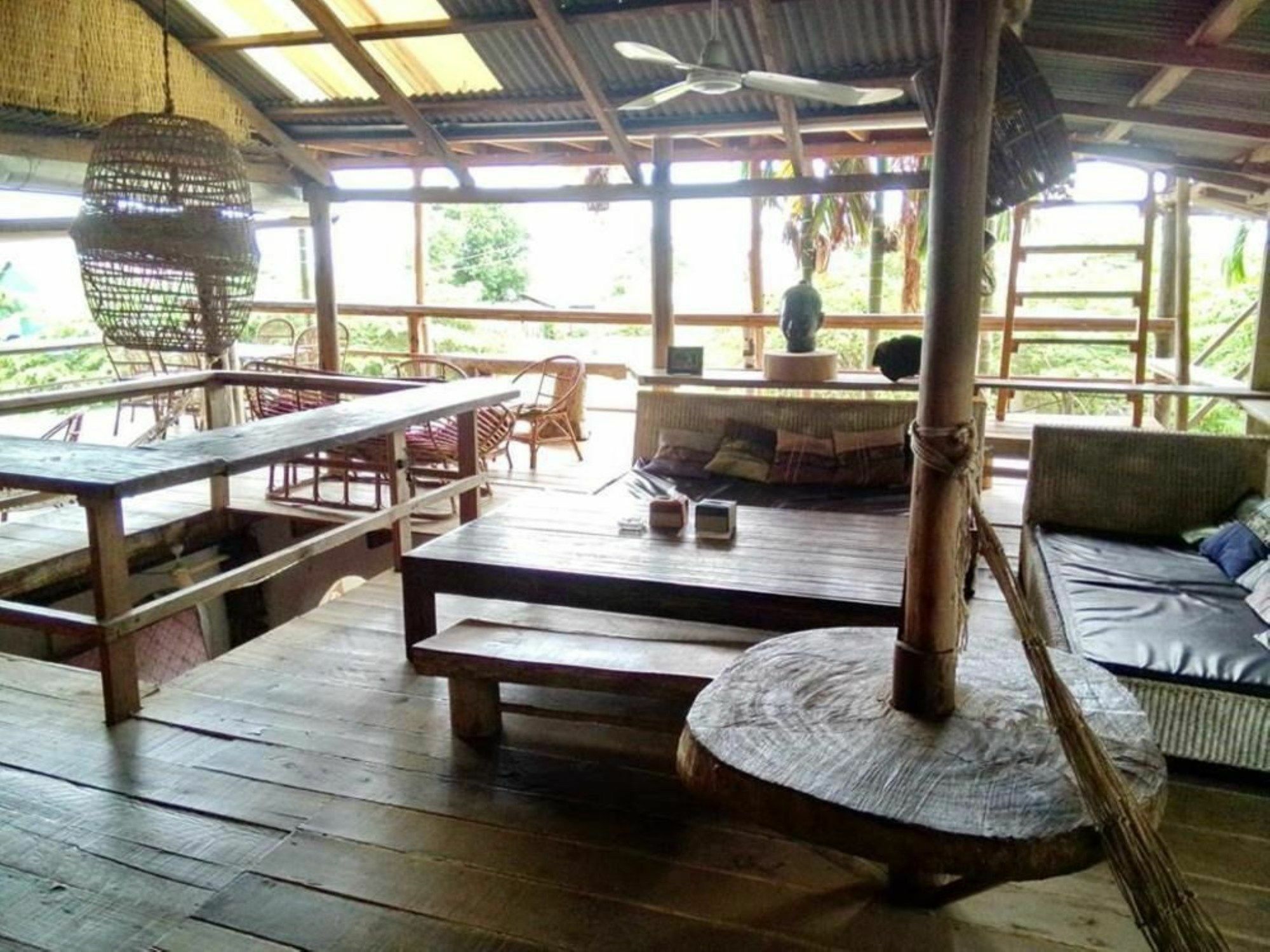 Kepmandou Lounge-Bar Bed & Breakfast Exterior photo